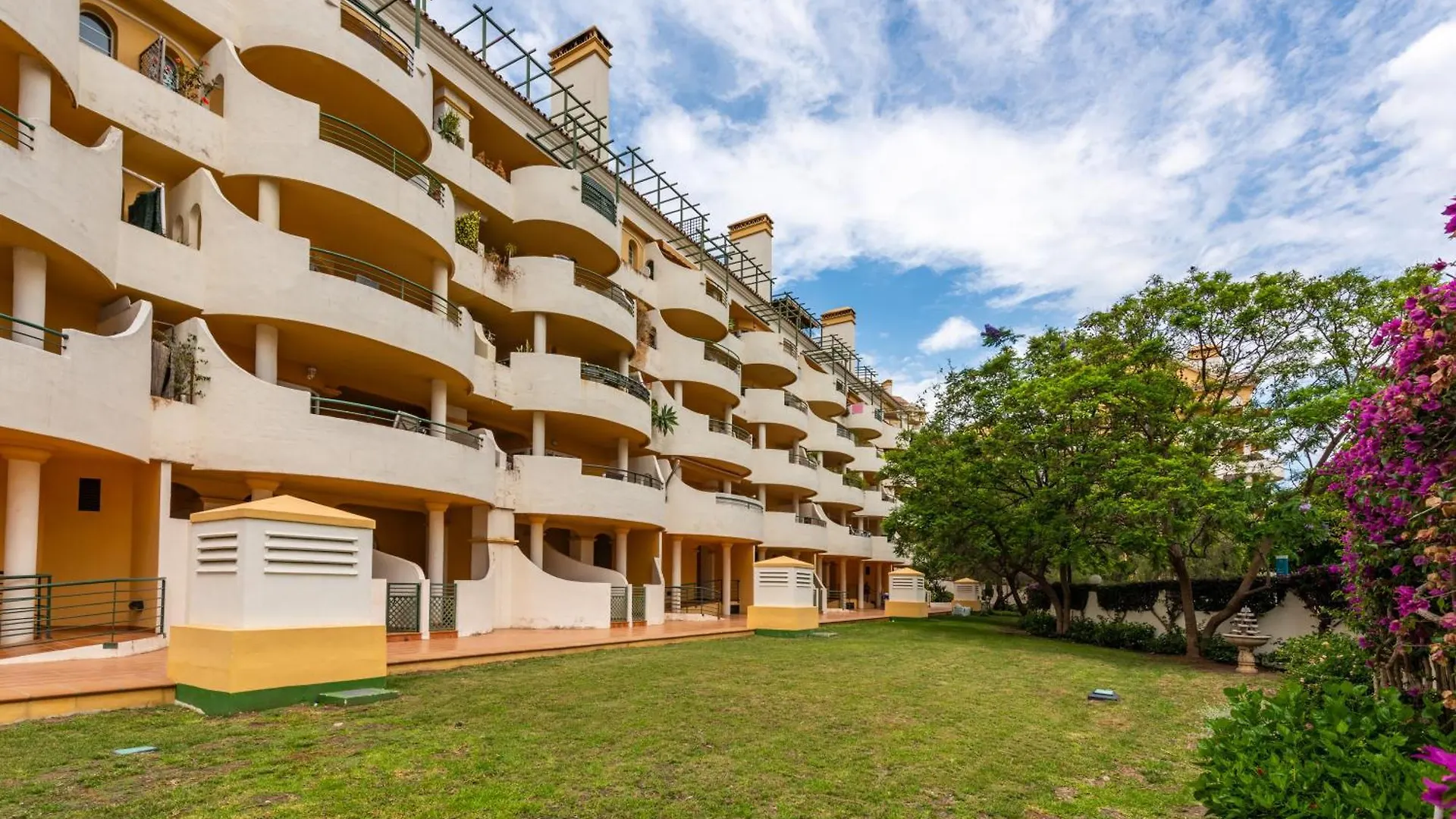 Puerto Banus Penthouse Duplex Corner Apartment Marbella