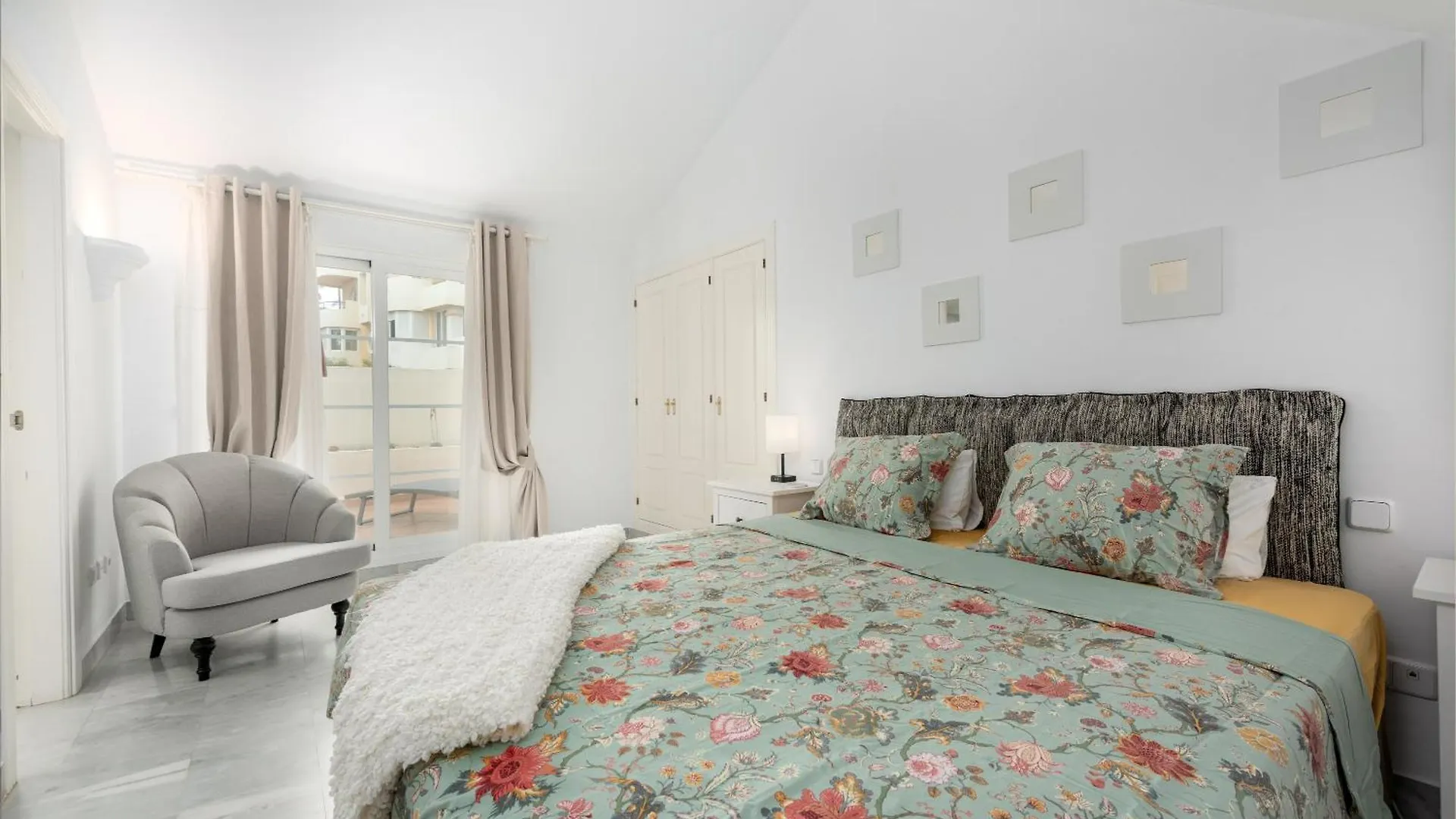 Puerto Banus Penthouse Duplex Corner Apartment Marbella 0*,  Spain